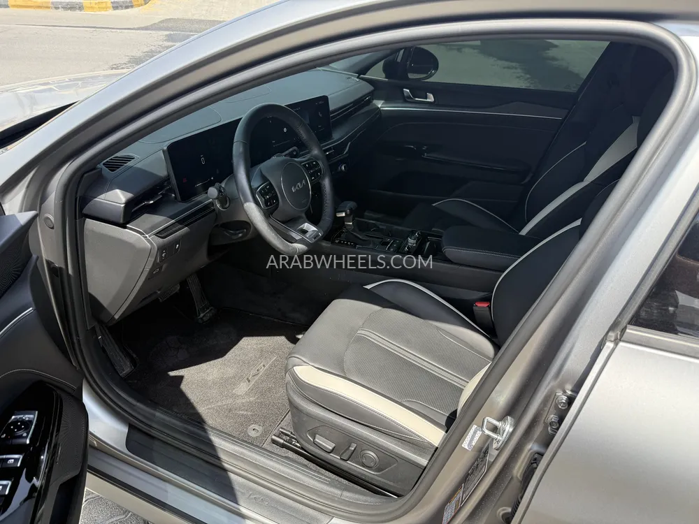 Kia K5 2025 for Sale in Sharjah Image-10