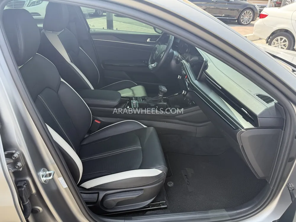 Kia K5 2025 for Sale in Sharjah Image-11