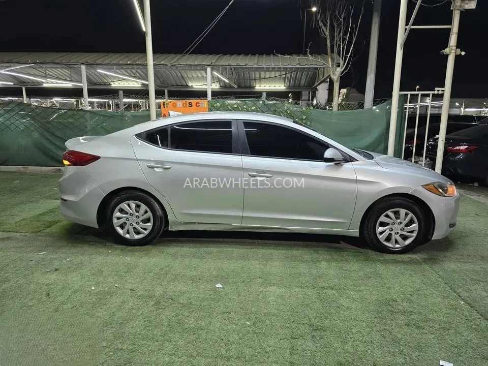 Hyundai Elantra 2017 for Sale in Ajman Image-10