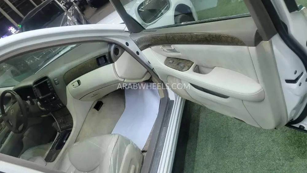Lexus LS 2002 for Sale in Ajman Image-12