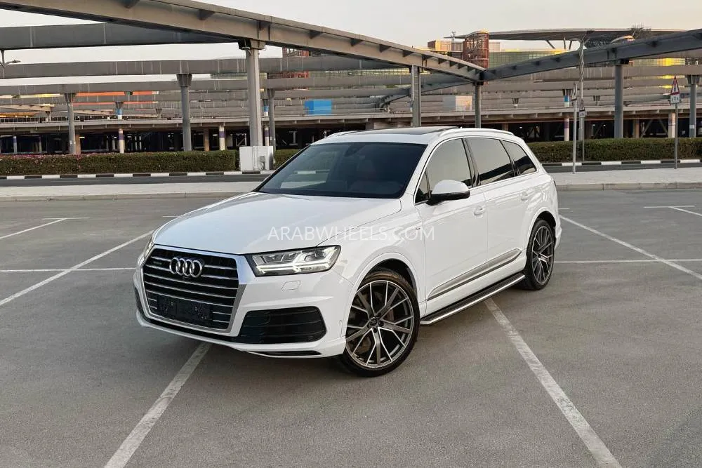 أودي Q7 2018 for Sale in دبي Image-2