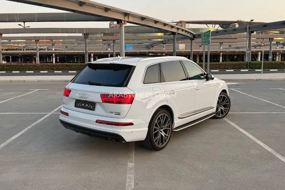 أودي Q7 2018 for Sale in دبي Image-17