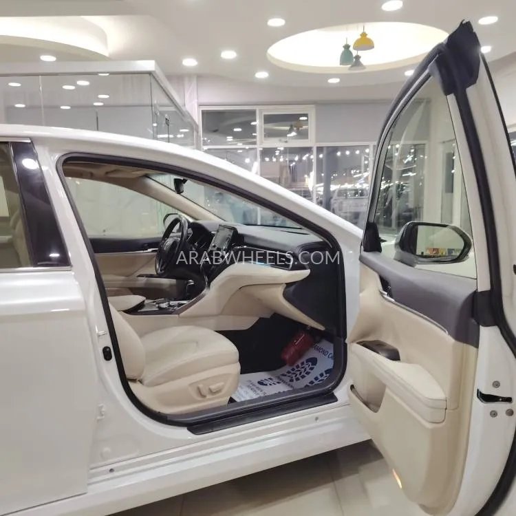 تويوتا كامري 2022 for Sale in الشارقة Image-6