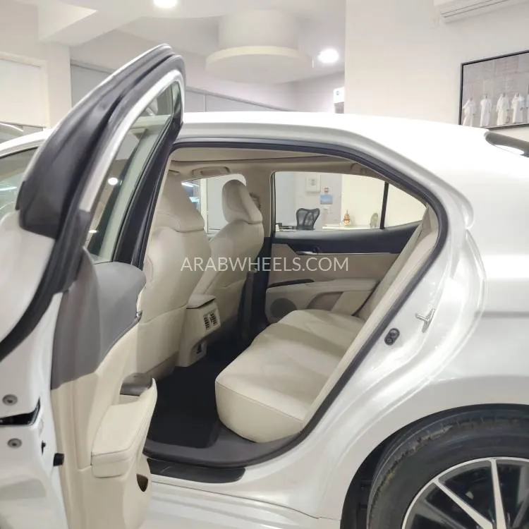 تويوتا كامري 2022 for Sale in الشارقة Image-7