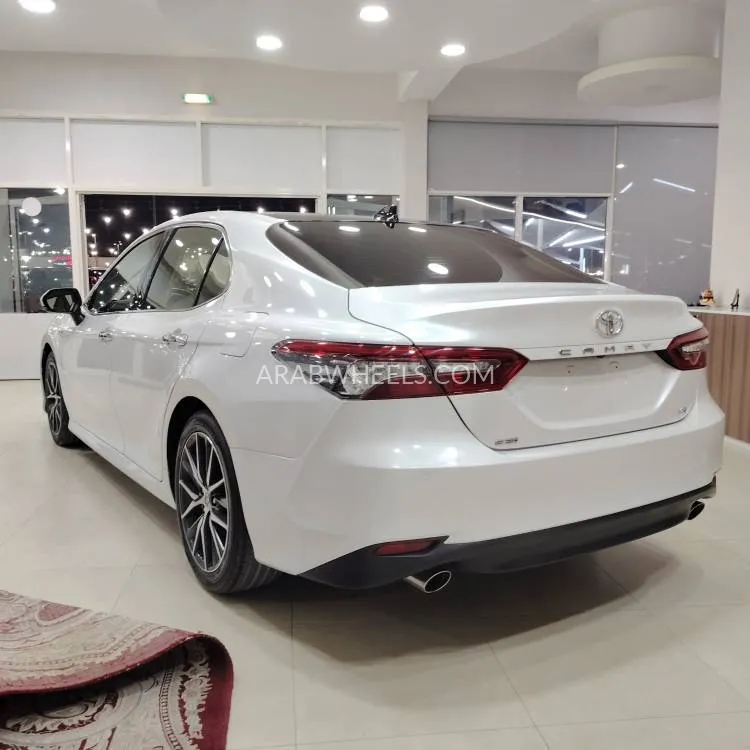 تويوتا كامري 2022 for Sale in الشارقة Image-9