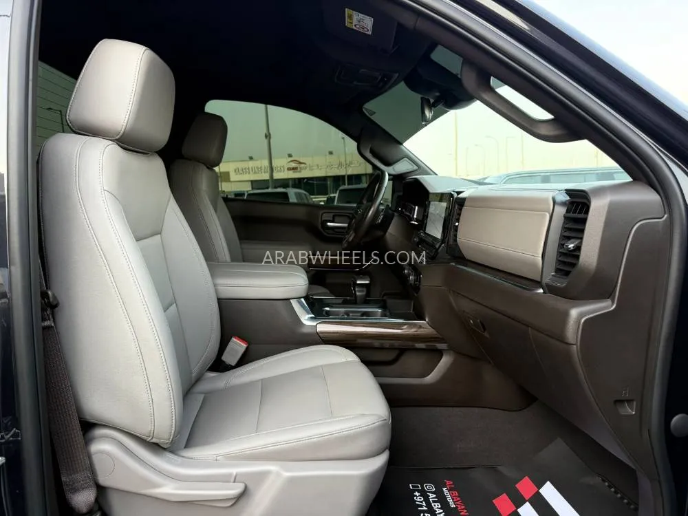 Chevrolet Silverado 2023 for Sale in Abu Dhabi Image-7
