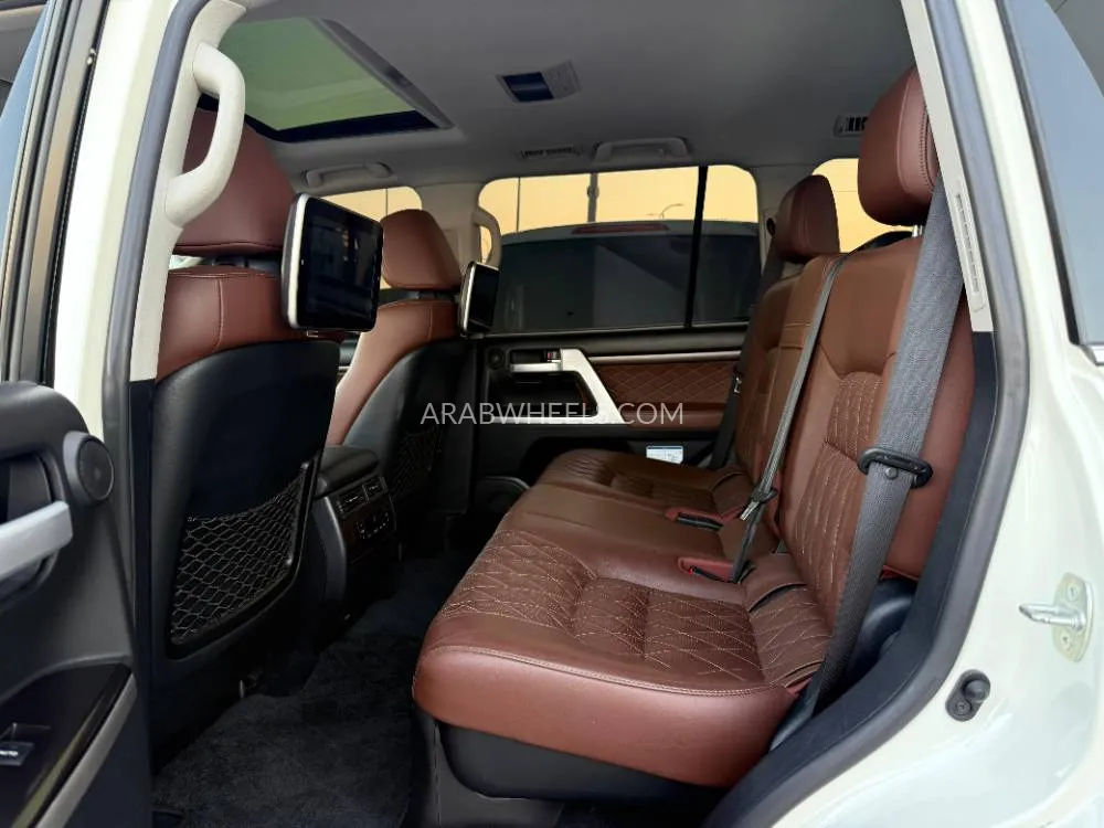 Toyota Land Cruiser 2018 for Sale in Abu Dhabi Image-8