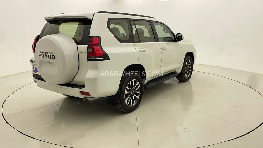 Toyota Land Cruiser Prado 2022 for Sale in Dubai Image-3