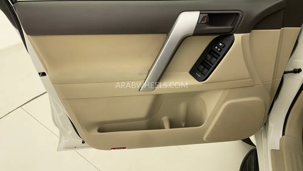 Toyota Land Cruiser Prado 2022 for Sale in Dubai Image-19