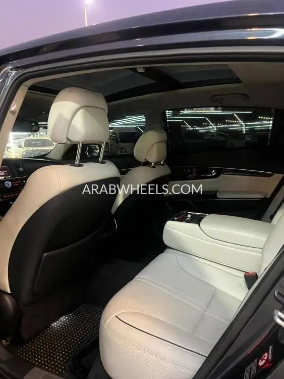 Kia K900 2015 for Sale in Ajman Image-11