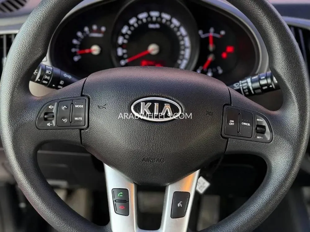 Kia Sportage 2012 for Sale in Ajman Image-4