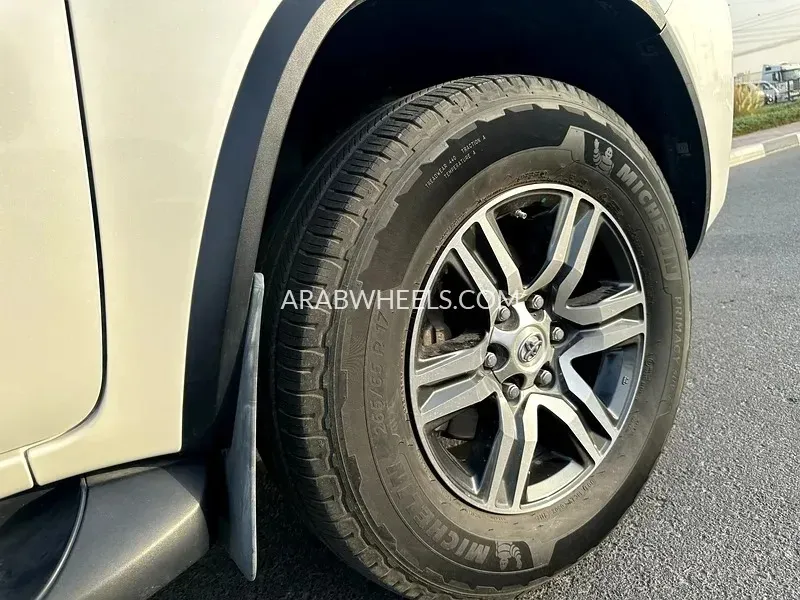 Toyota Fortuner 2021 for Sale in Dubai Image-9