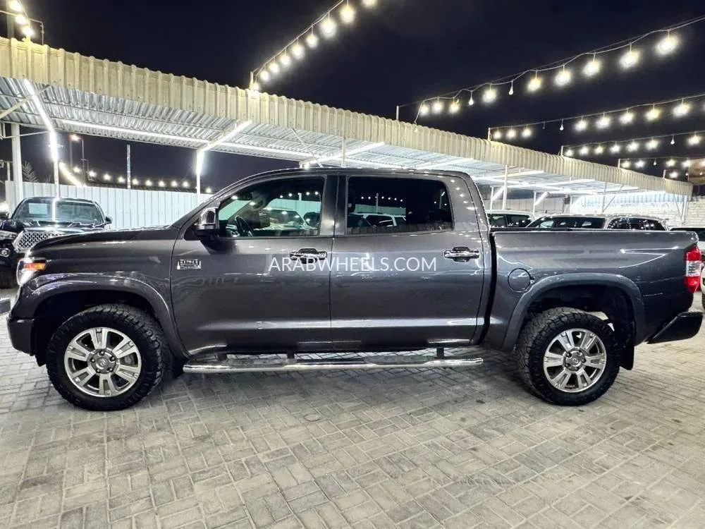 Toyota Tundra 2018 for Sale in Ajman Image-6