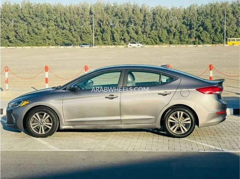 Hyundai Elantra 2018 for Sale in Sharjah Image-5