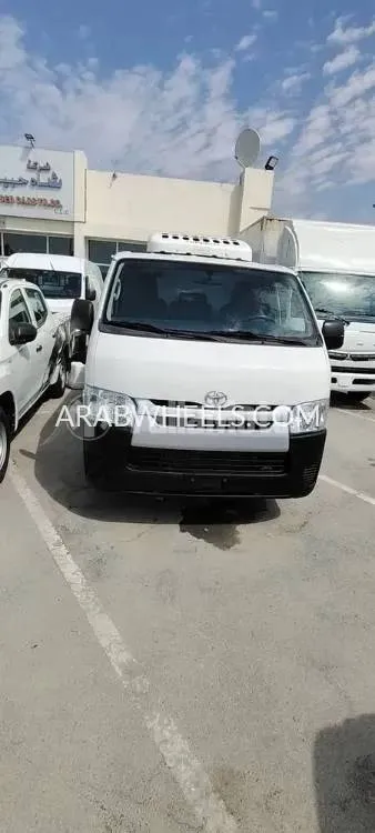 Toyota Hiace 2014 for Sale in Sharjah Image-11