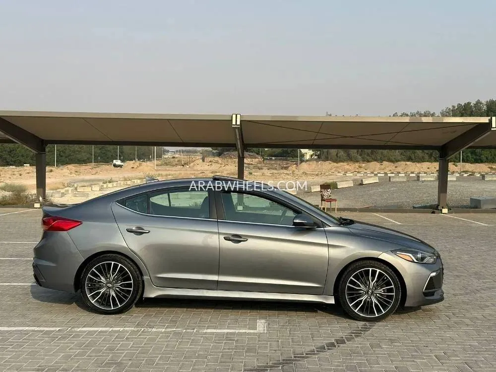 Hyundai Elantra 2018 for Sale in Sharjah Image-5