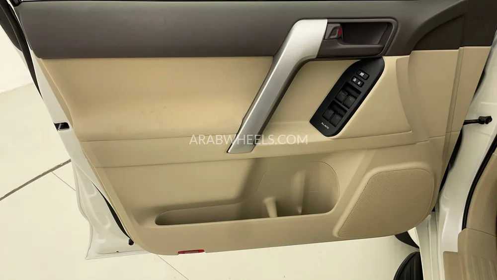 تويوتا لاند كروزر برادو 2023 for Sale in دبي Image-18