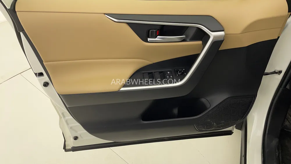 Toyota Rav4 2019 for Sale in Dubai Image-17