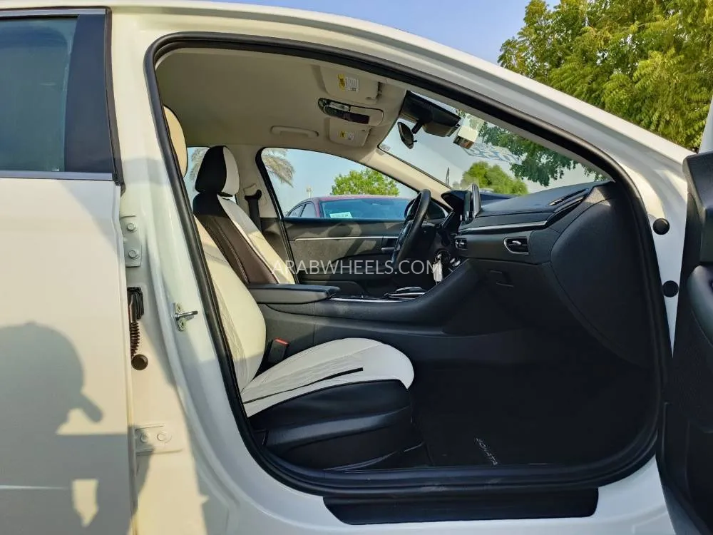 Hyundai Sonata 2020 for Sale in Dubai Image-2