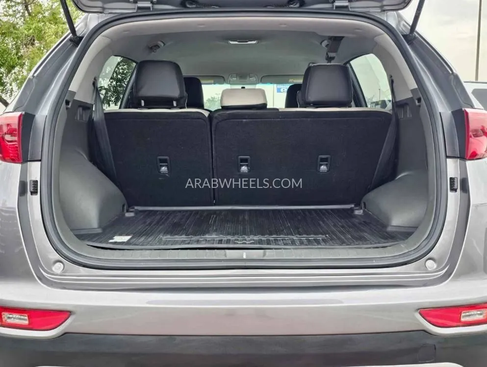 Kia Sportage 2019 for Sale in Dubai Image-5