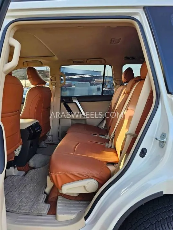 Toyota Land Cruiser Prado 2022 for Sale in Dubai Image-19