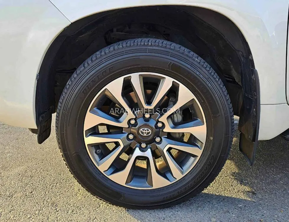 Toyota Land Cruiser Prado 2022 for Sale in Dubai Image-22