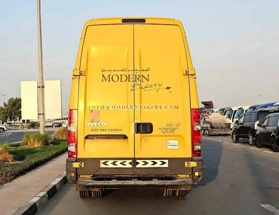 Iveco Daily 2014 for Sale in Dubai Image-16