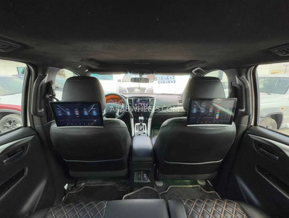 Mitsubishi Montero 2019 for Sale in Dubai Image-32