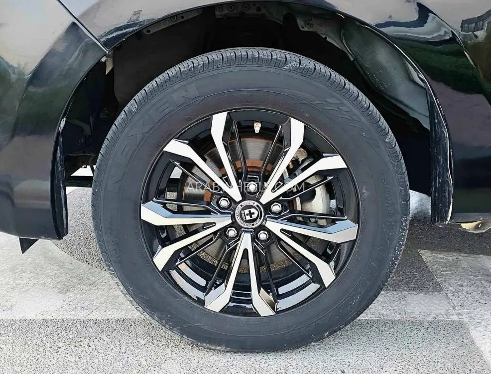 Toyota Innova 2022 for Sale in Dubai Image-4