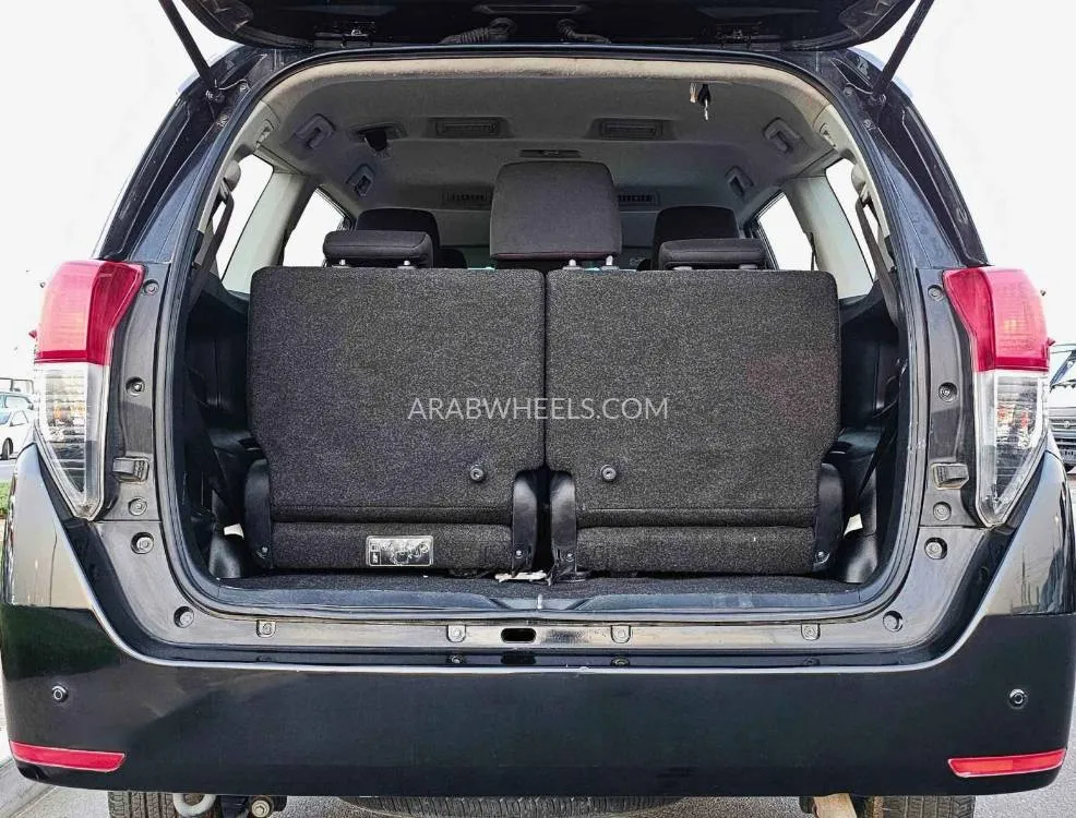 Toyota Innova 2022 for Sale in Dubai Image-6