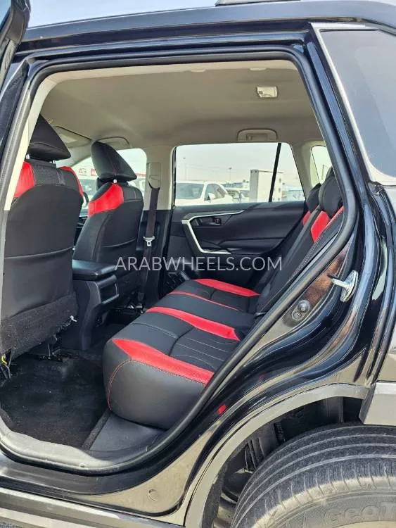 Toyota Rav4 2019 for Sale in Dubai Image-13