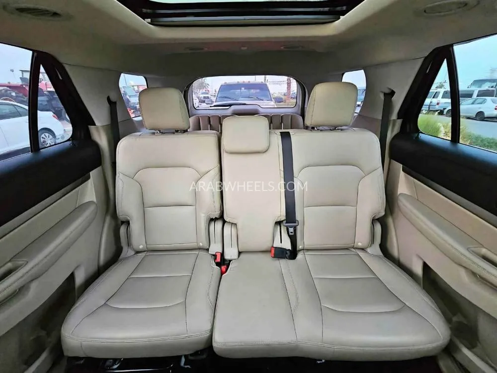Ford Explorer 2019 for Sale in Dubai Image-28