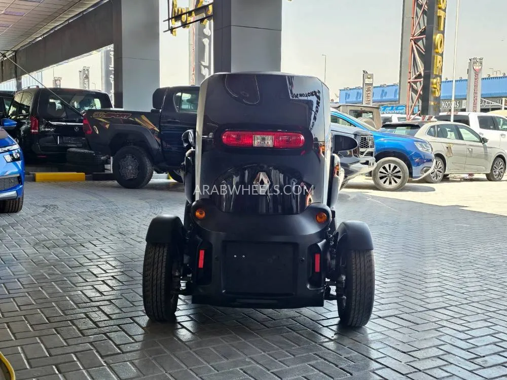 Renault Twizy 2019 for Sale in Dubai Image-14