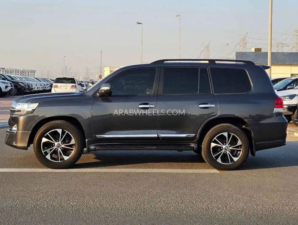 Toyota Land Cruiser 2010 for Sale in Dubai Image-8