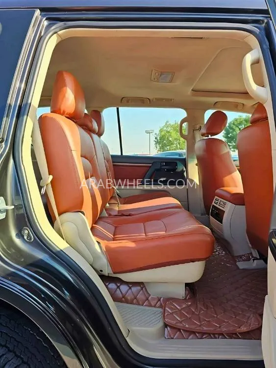 Toyota Land Cruiser 2018 for Sale in Dubai Image-21