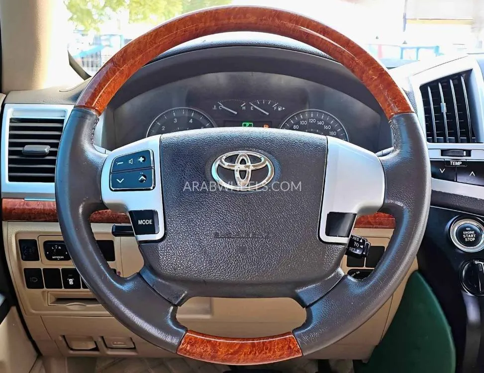 Toyota Land Cruiser 2015 for Sale in Dubai Image-12