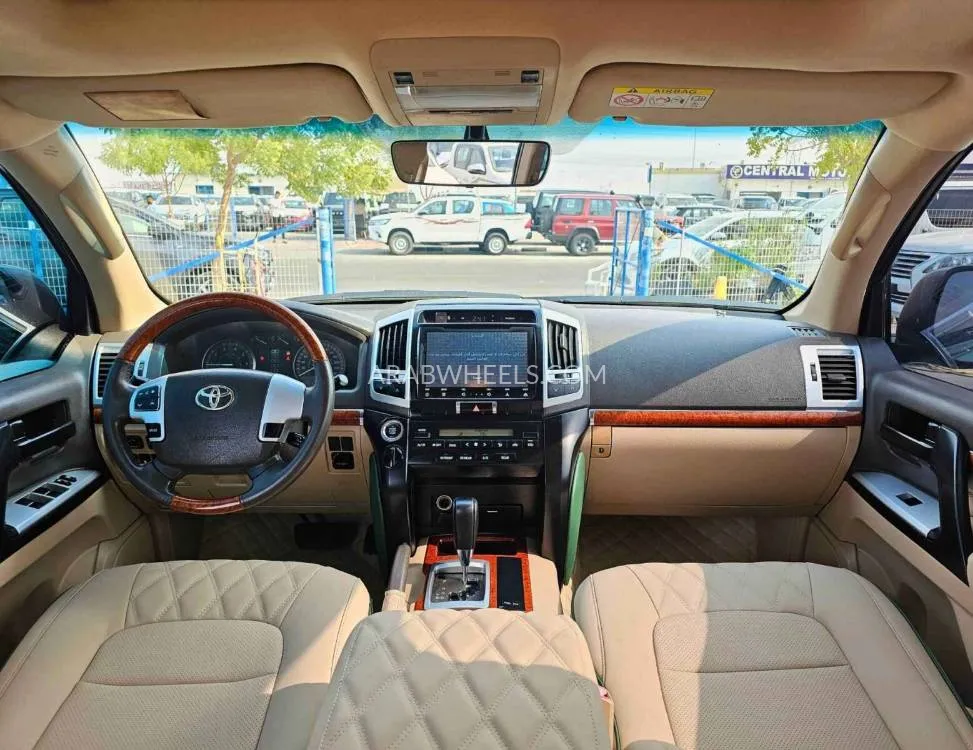 Toyota Land Cruiser 2015 for Sale in Dubai Image-30