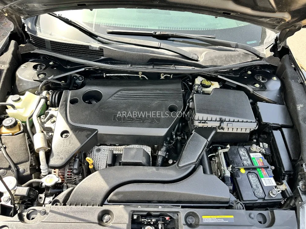Nissan Altima 2016 for Sale in Dubai Image-16