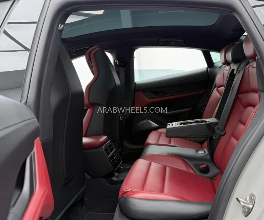 Porsche Taycan 2021 for Sale in Dubai Image-16