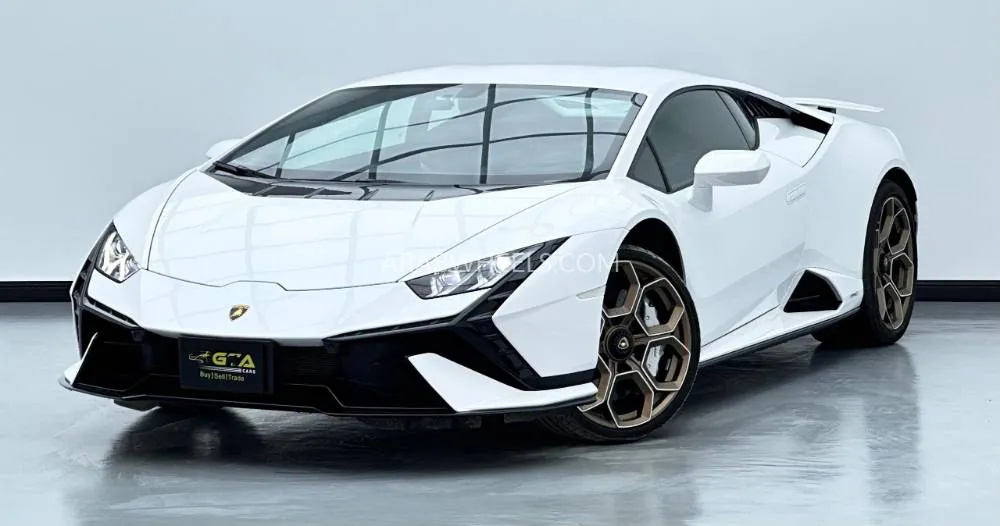 Lamborghini Huracan 2023 for Sale in Dubai Image-1