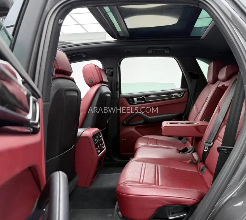 Porsche Cayenne 2019 for Sale in Dubai Image-13