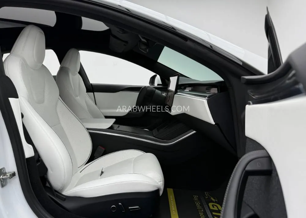 Tesla Model S 2023 for Sale in Dubai Image-15