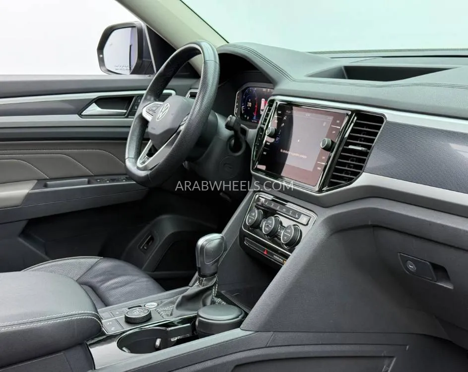 Volkswagen Teramont 2021 for Sale in Dubai Image-13