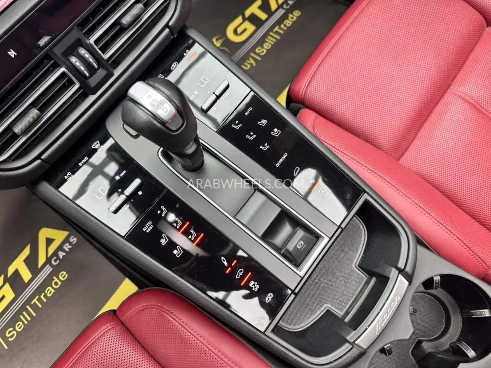 Porsche Macan 2024 for Sale in Dubai Image-13