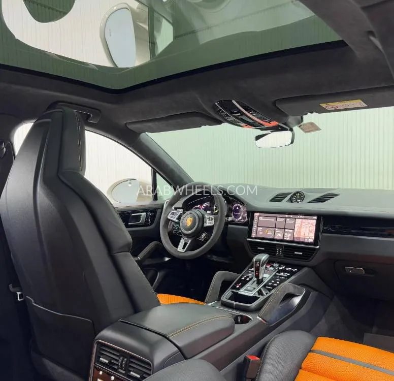 Porsche Cayenne 2021 for Sale in Dubai Image-12