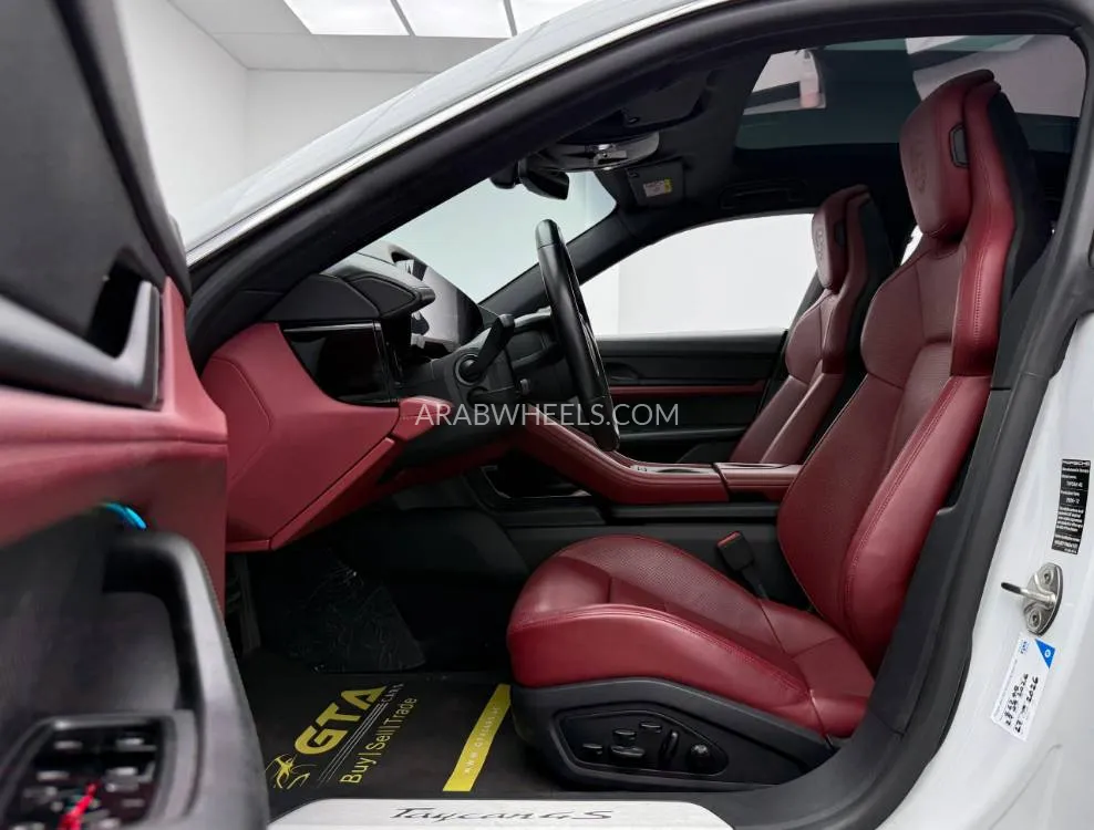 Porsche Taycan 2021 for Sale in Dubai Image-16