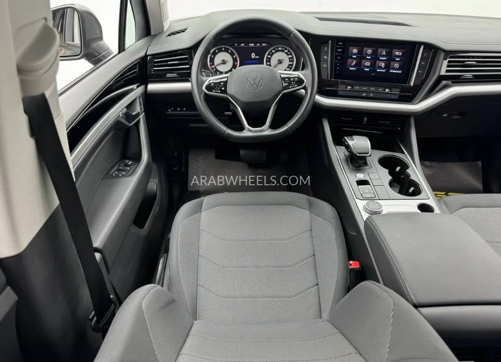 Volkswagen Touareg 2023 for Sale in Dubai Image-9