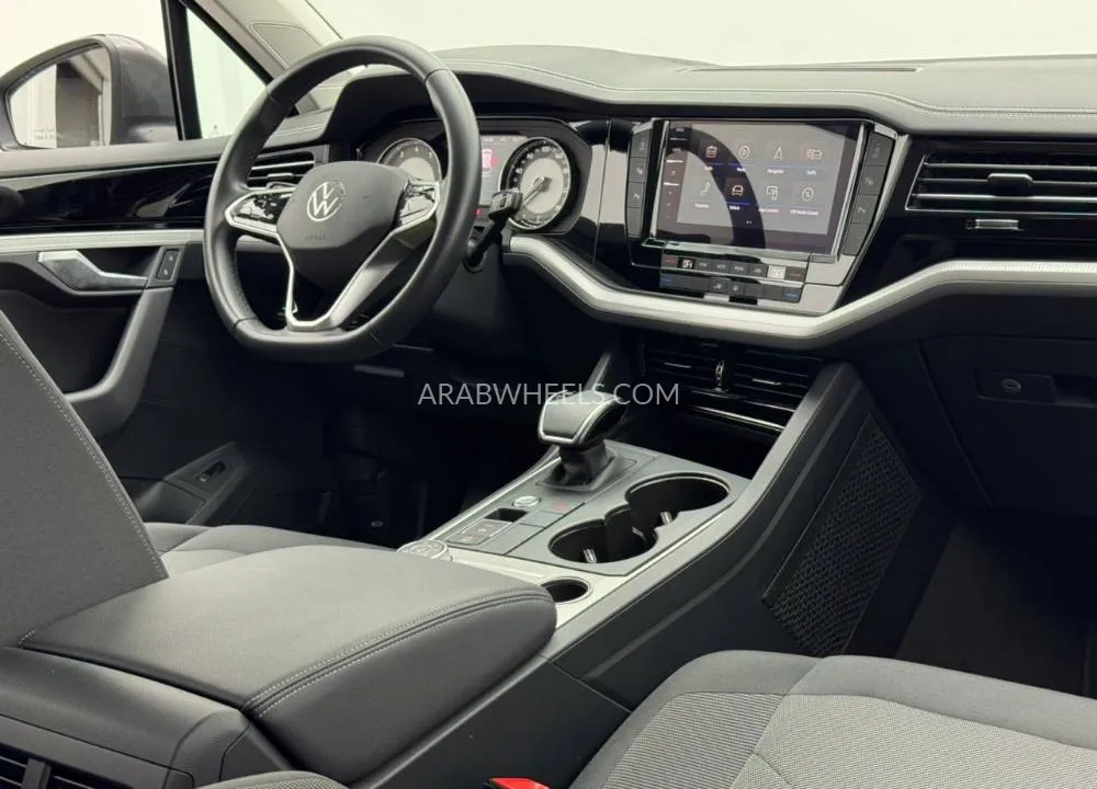 Volkswagen Touareg 2023 for Sale in Dubai Image-11