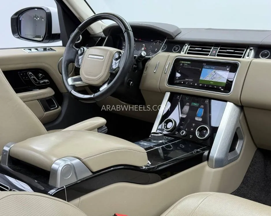 Land Rover Range Rover 2018 for Sale in Dubai Image-3