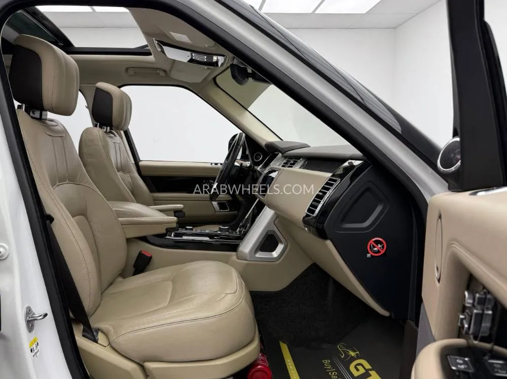 Land Rover Range Rover 2018 for Sale in Dubai Image-5